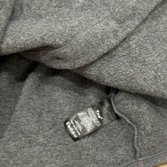 Aritzia TNA Fleece Polar Button Up Shirt - Picture 8 of 8